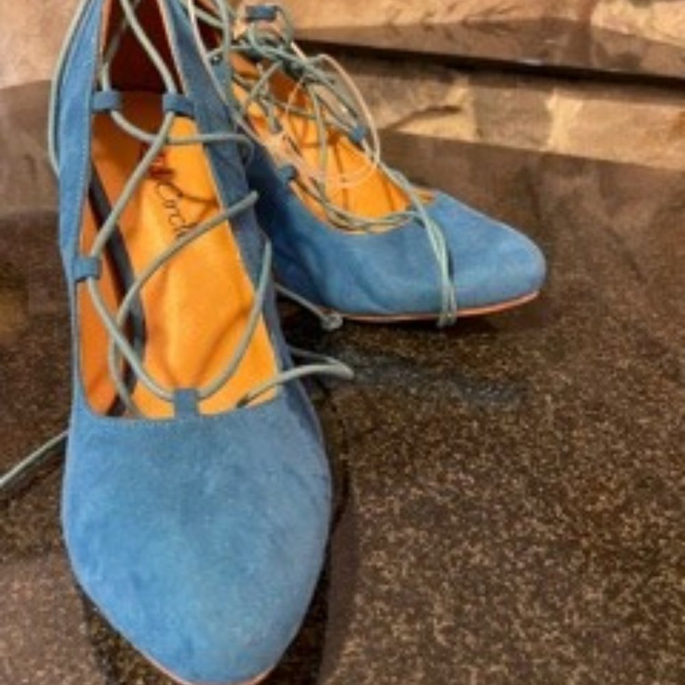 Red Circle Size 10 Turquoise